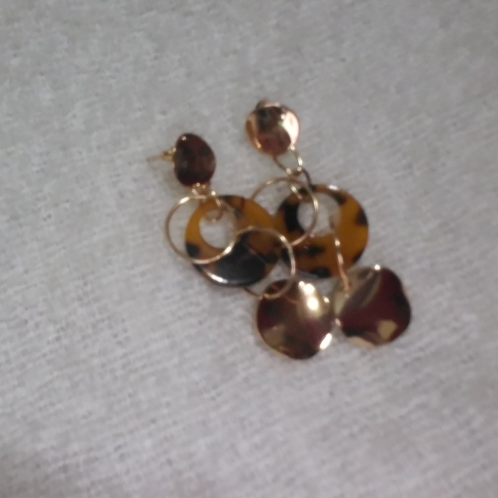 Earings - Picture 4 of 4